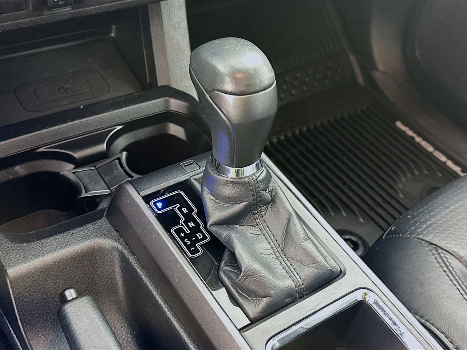 Used 2018 Toyota Tacoma TRD Off-Road image 14