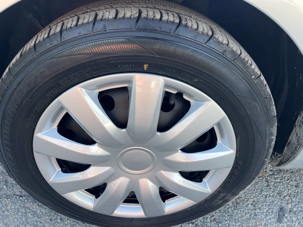 Used 2013 Ford Fiesta SE image 31