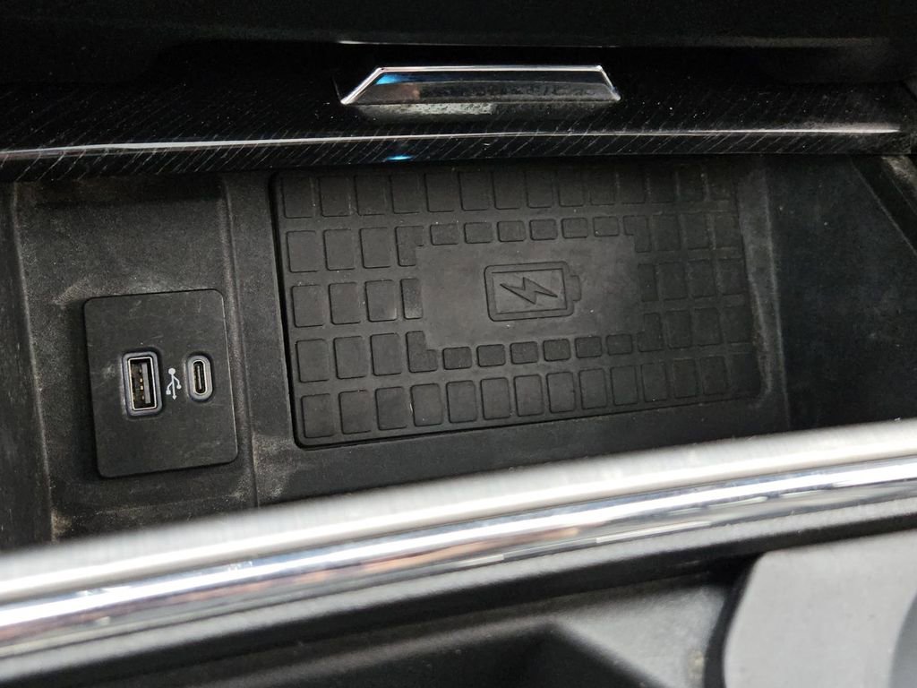 Used 2022 Ford F350 Platinum w/ FX4 Off-Road Package image 19