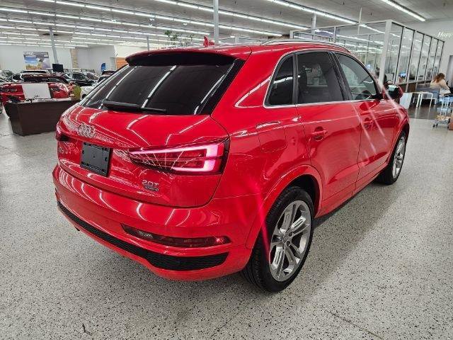 Used 2016 Audi Q3 2.0T Prestige w/ Prestige Package image 4