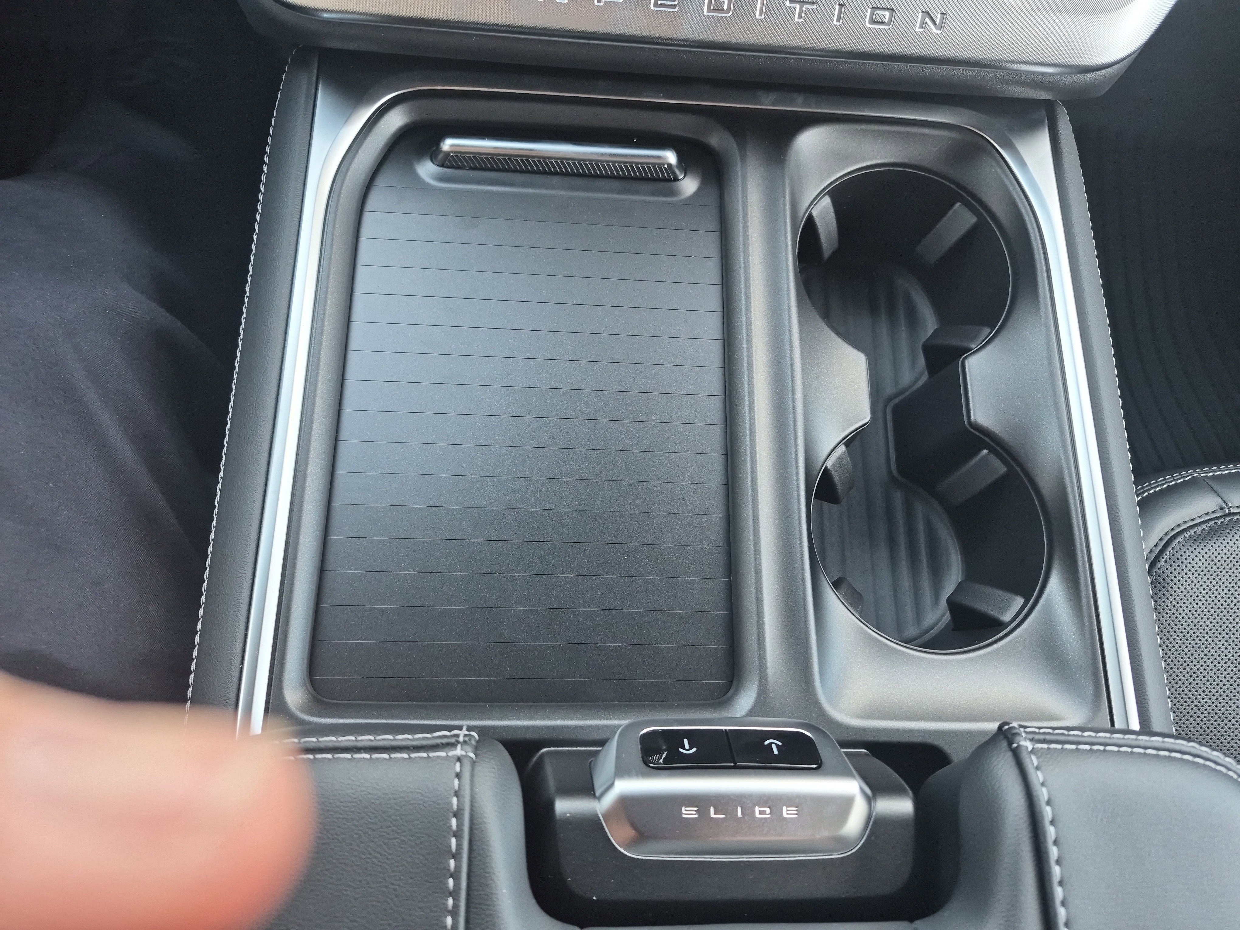 New 2025 Ford Expedition Max Platinum w/ Stealth Performance Package image 30