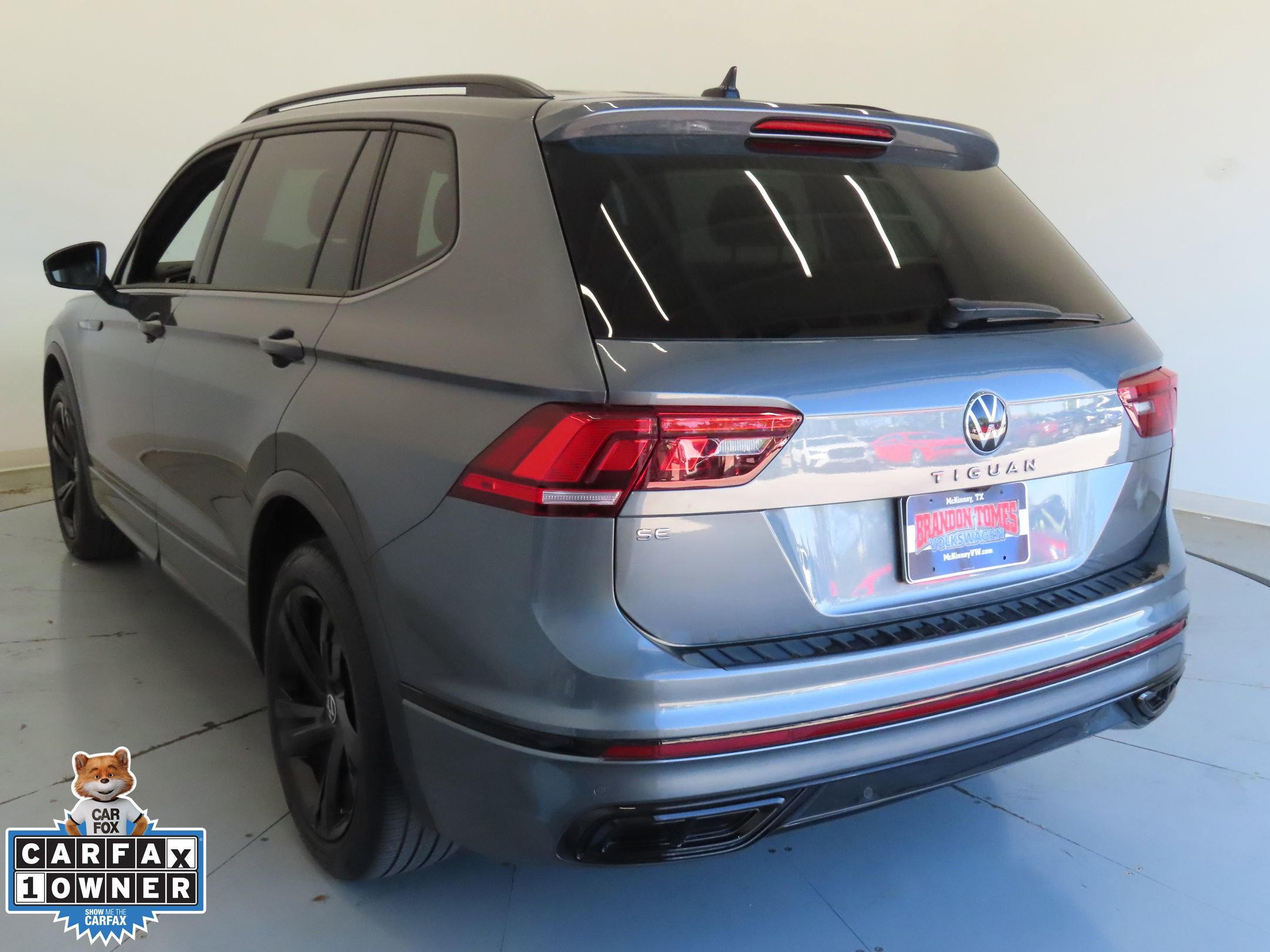 Used 2023 Volkswagen Tiguan SE R-Line image 7
