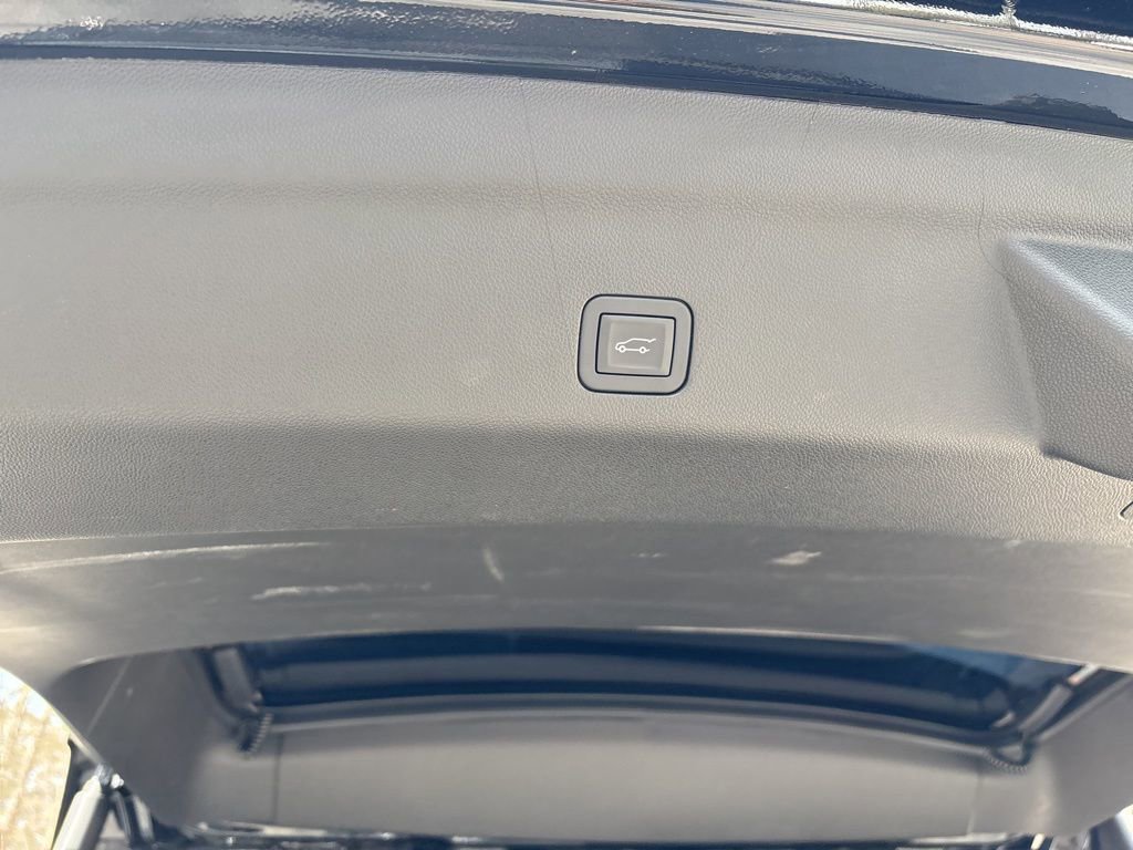 Used 2025 Chevrolet Tahoe RST w/ Comfort Package image 28