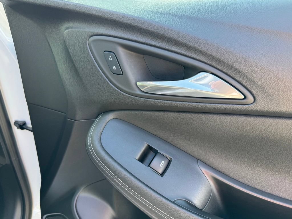 Certified 2022 Buick Encore GX Essence w/ Advanced Technology Package FWD image 35