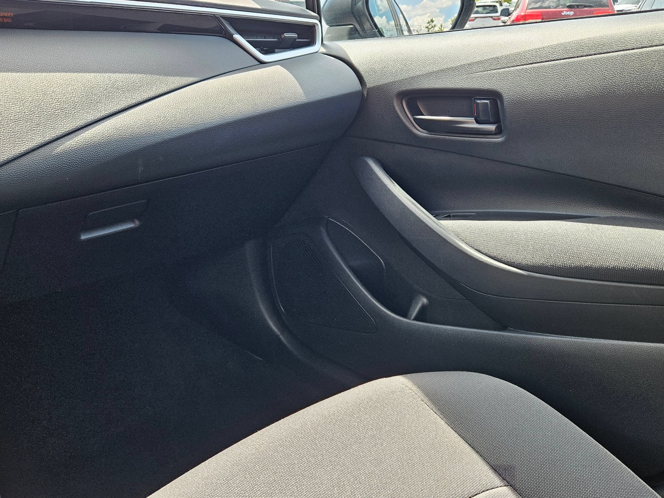 Used 2022 Toyota Corolla LE FWD image 11