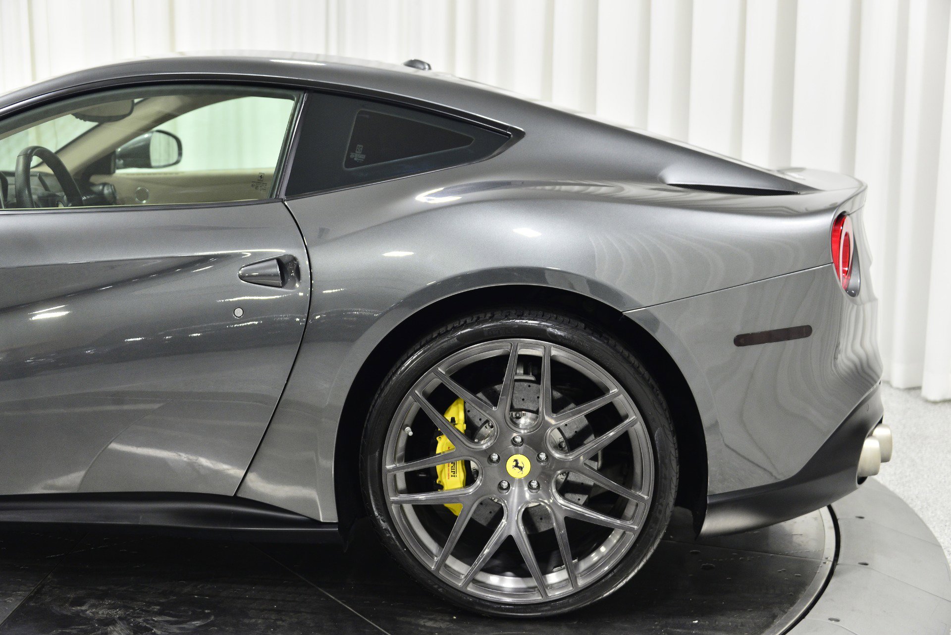 Used 2015 Ferrari F12 Berlinetta image 11