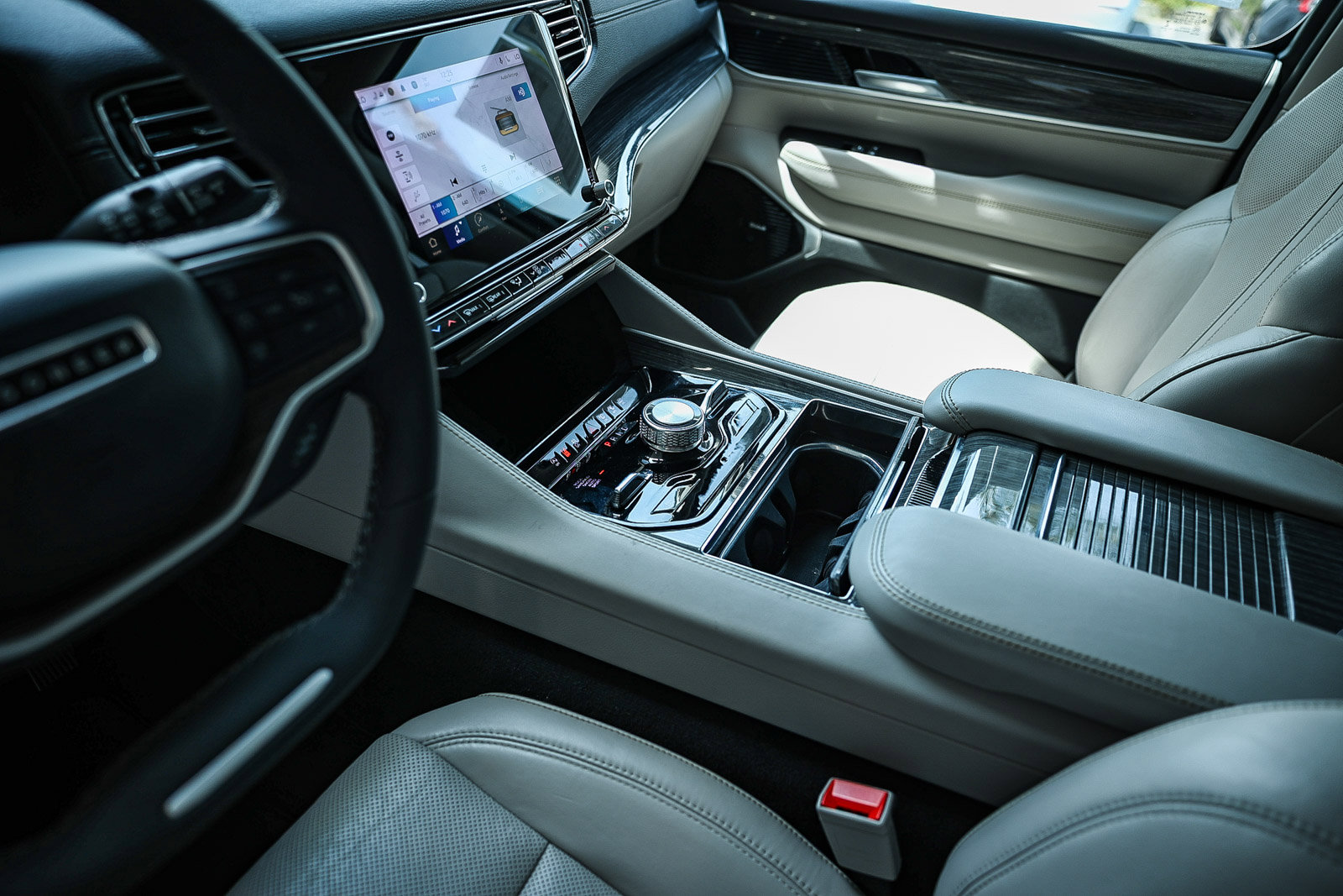 Used 2022 Jeep Wagoneer Series III w/ Premium Group I image 27