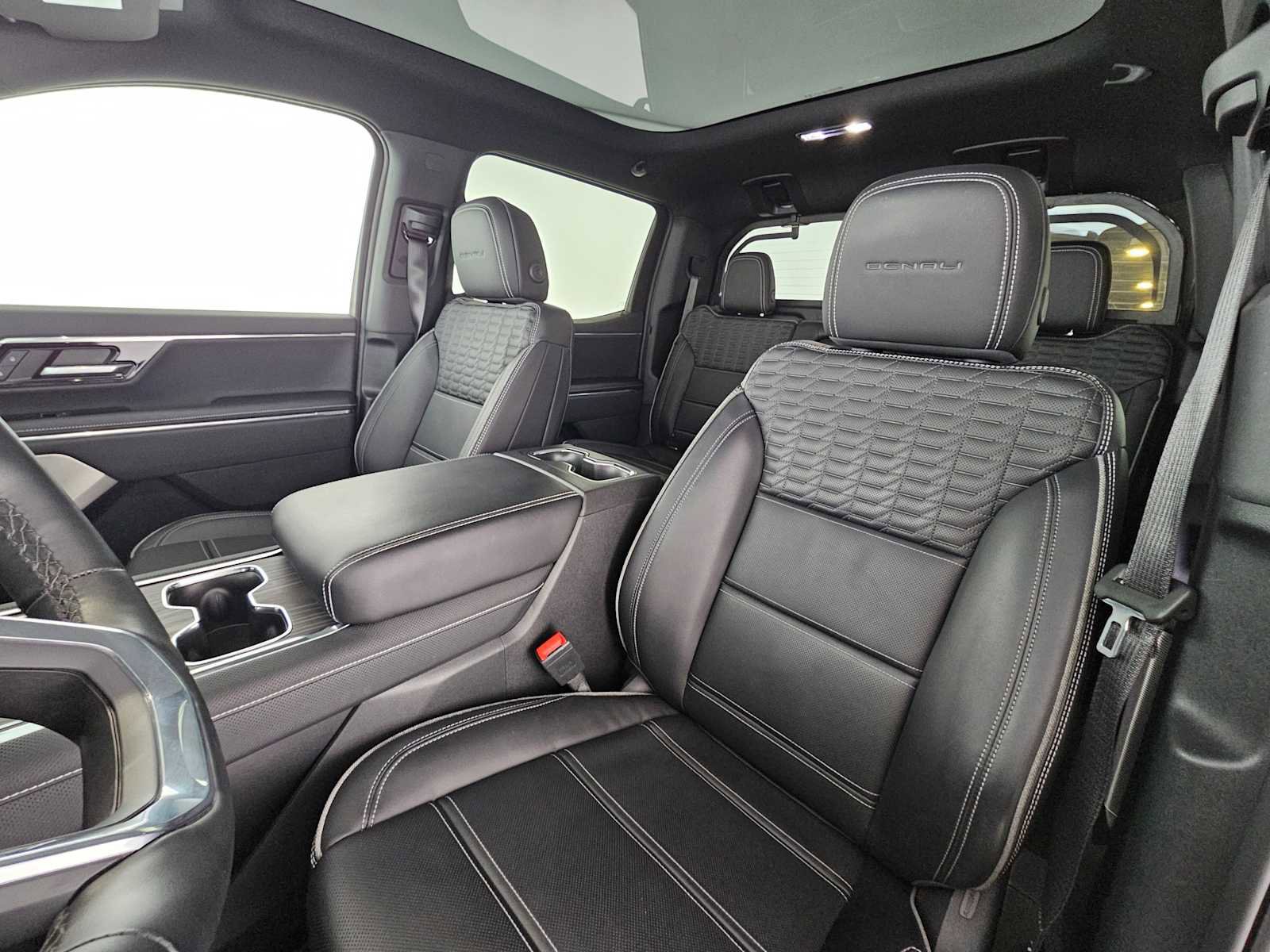 Used 2024 GMC Sierra EV Denali image 22