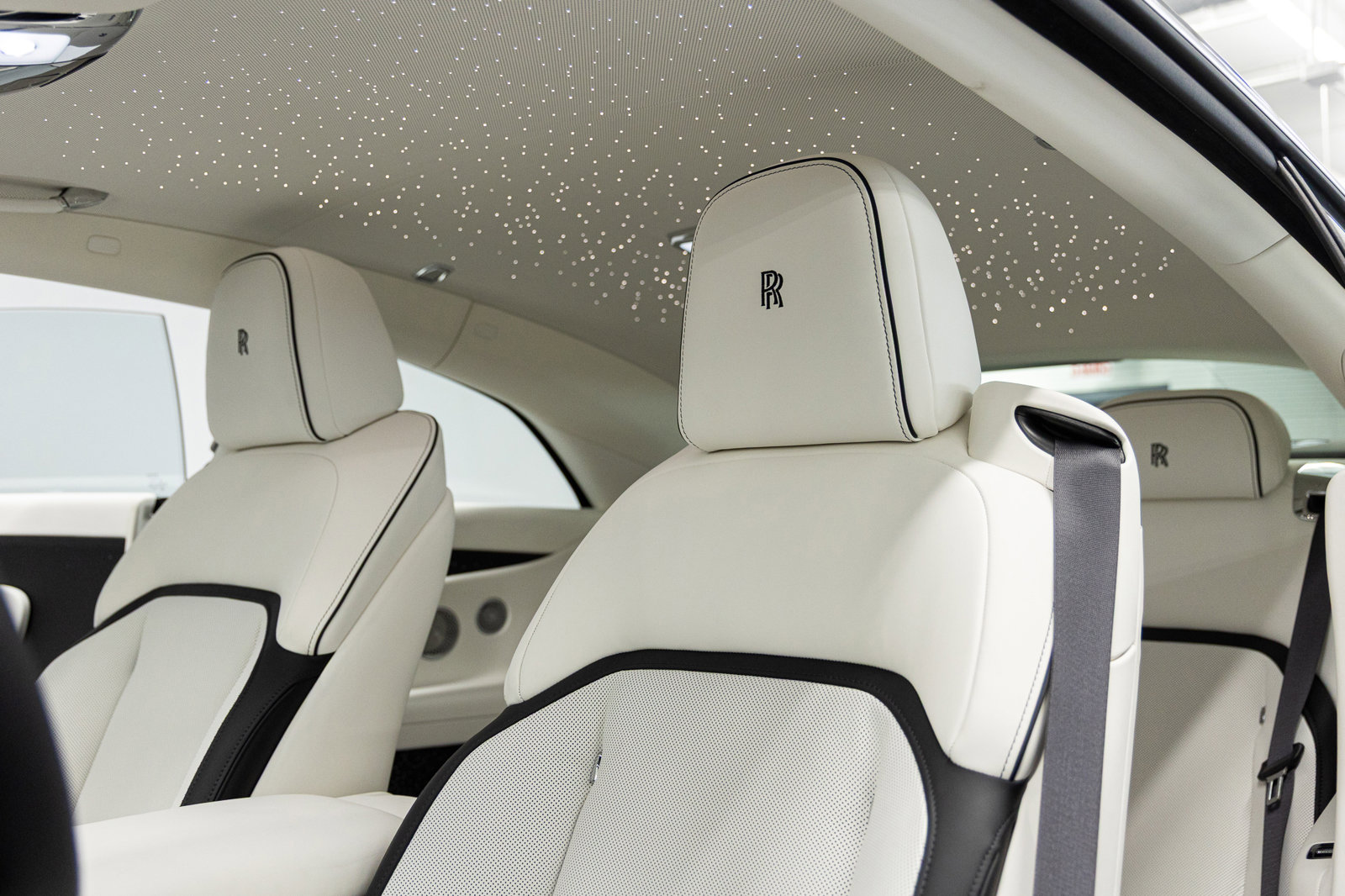 New 2026 Rolls-Royce Spectre image 28