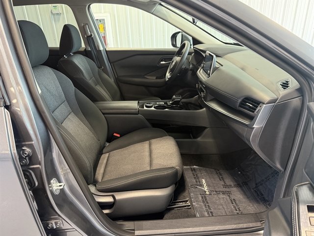 Used 2024 Nissan Rogue SV image 25