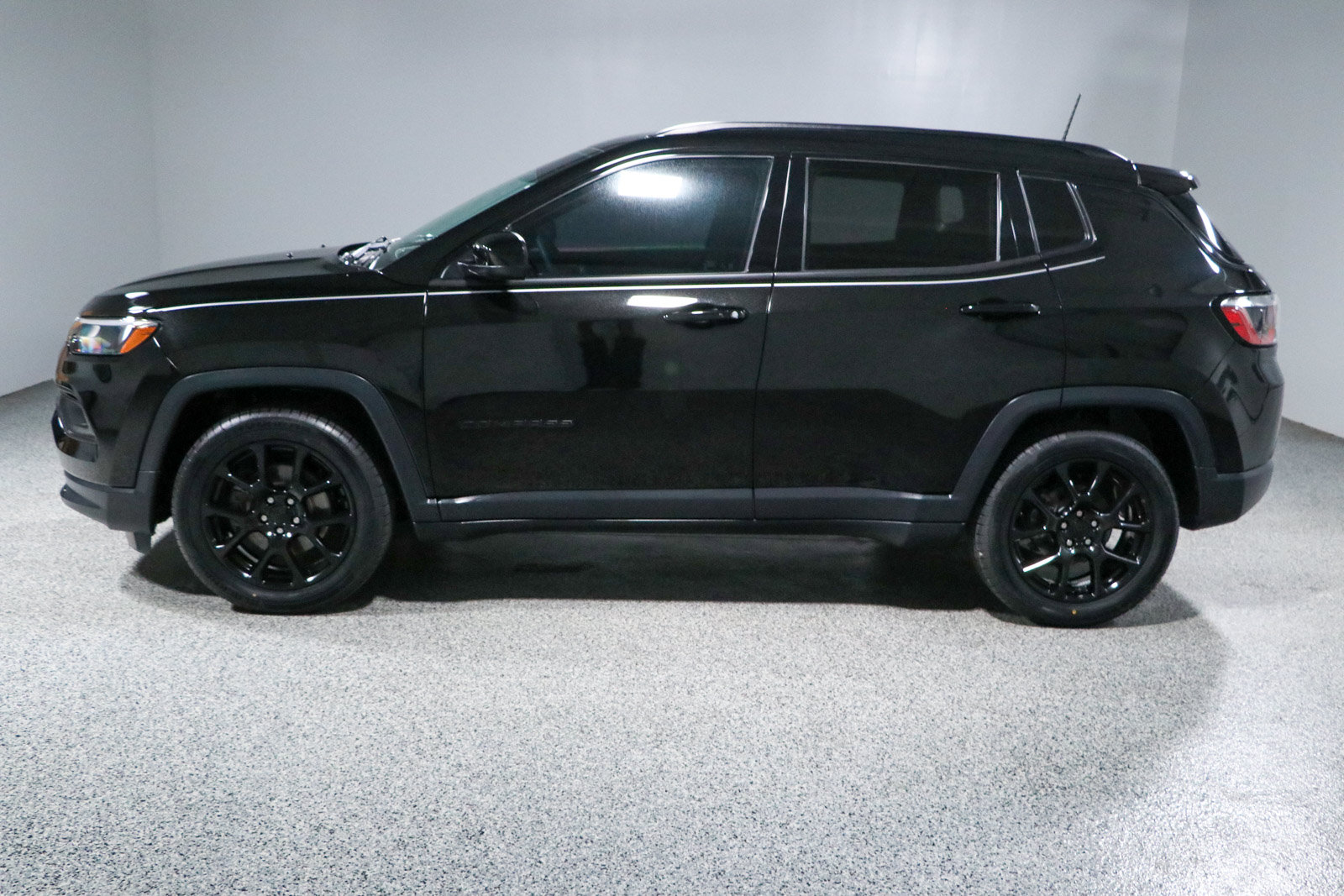 Used 2022 Jeep Compass Latitude FWD image 10