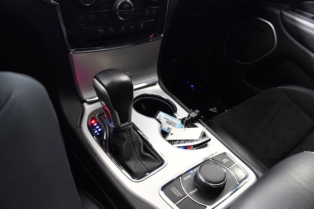 Used 2020 Jeep Grand Cherokee SRT AWD/4WD image 32