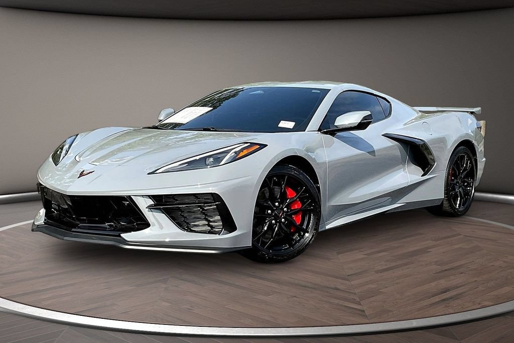 Used 2025 Chevrolet Corvette Stingray Preferred Cpe w/ Z51 Performance Package RWD image 3