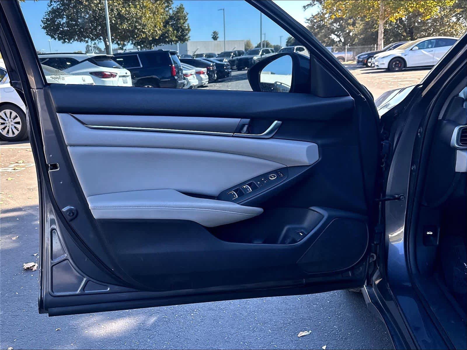 Used 2018 Honda Accord LX image 21