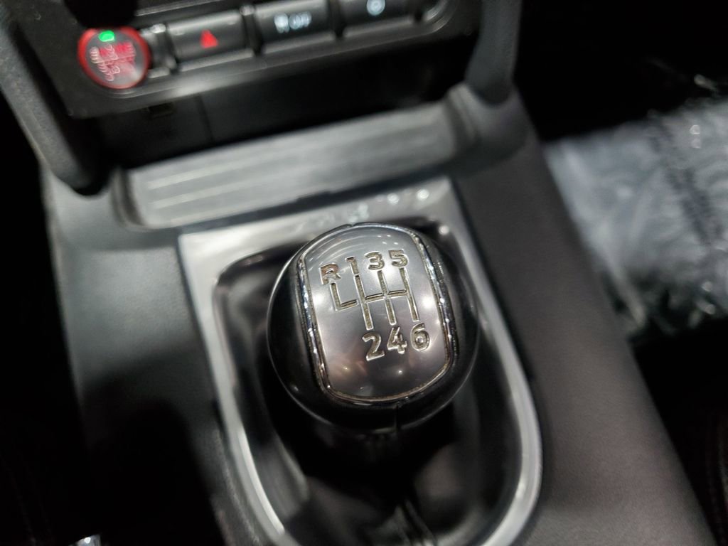 Used 2019 Ford Mustang EcoBoost image 29