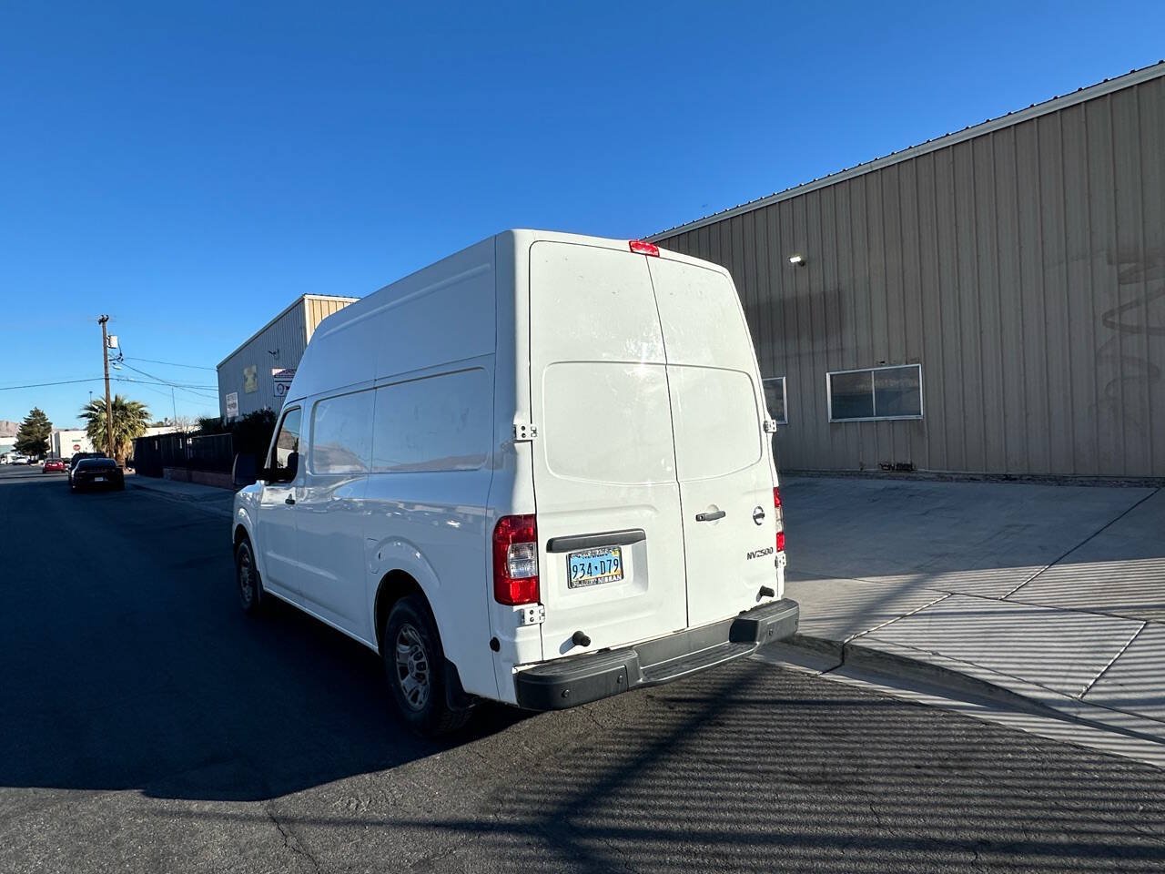 Used 2017 Nissan NV 2500 SV RWD image 4