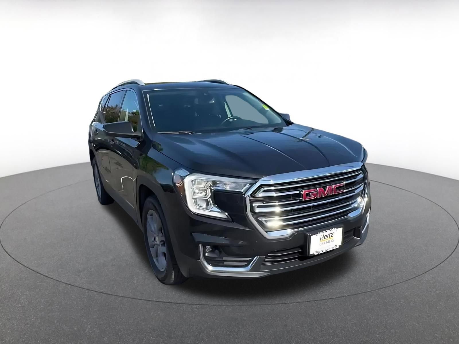Used 2024 GMC Terrain SLT AWD/4WD image 3