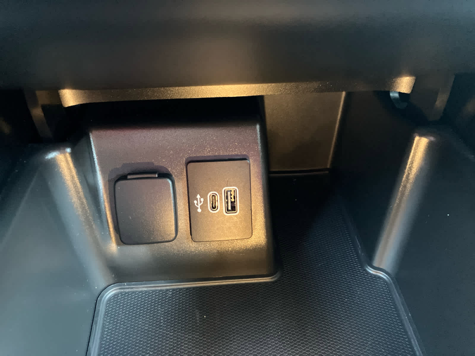 Used 2025 Ford Explorer Active RWD image 27