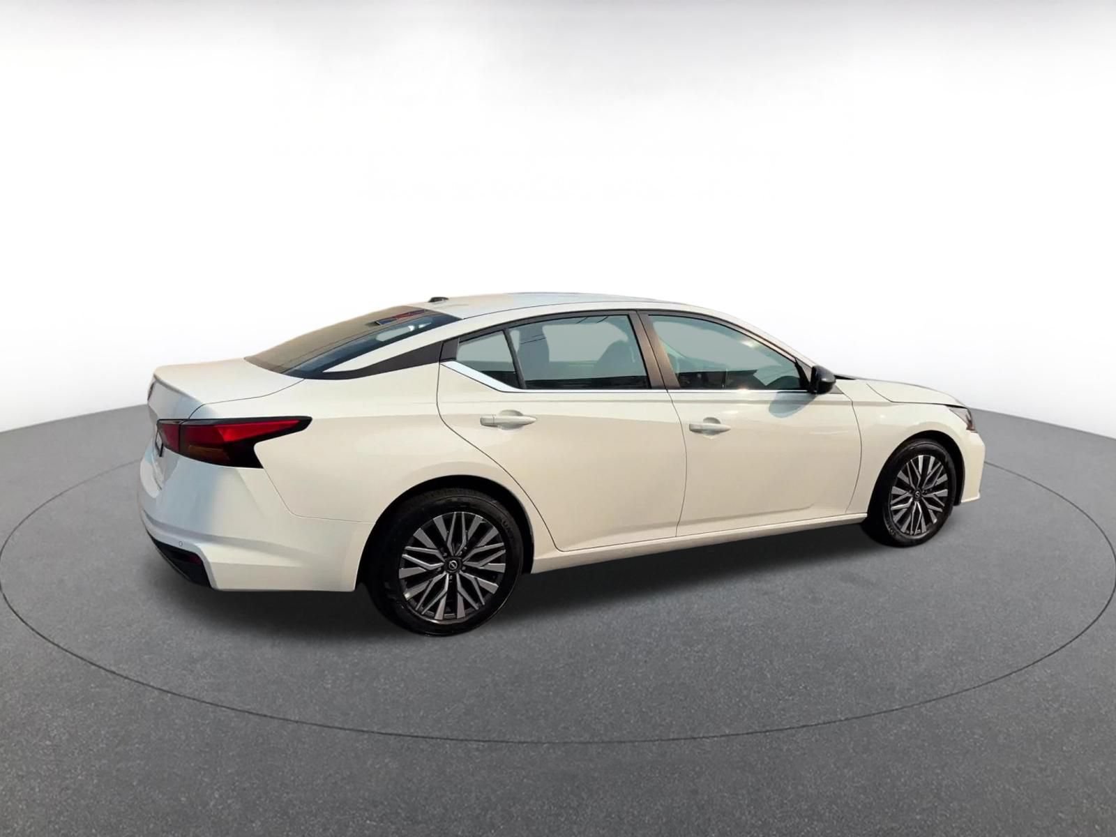 Used 2026 Nissan Altima 2.5 SV FWD image 15