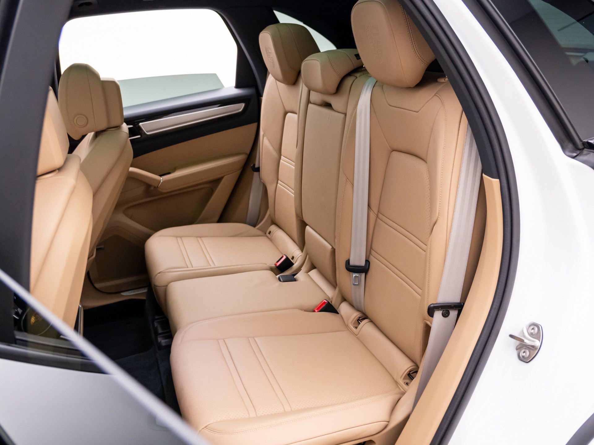 Certified 2022 Porsche Cayenne S Platinum image 17