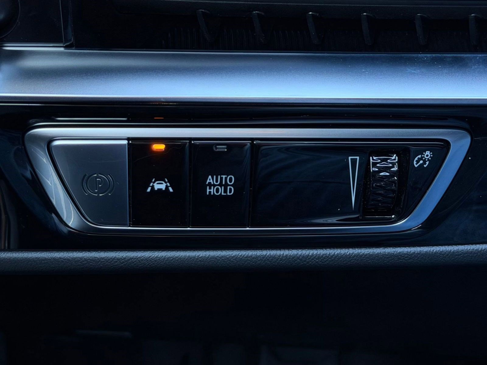 New 2026 Cadillac Lyriq Luxury image 17