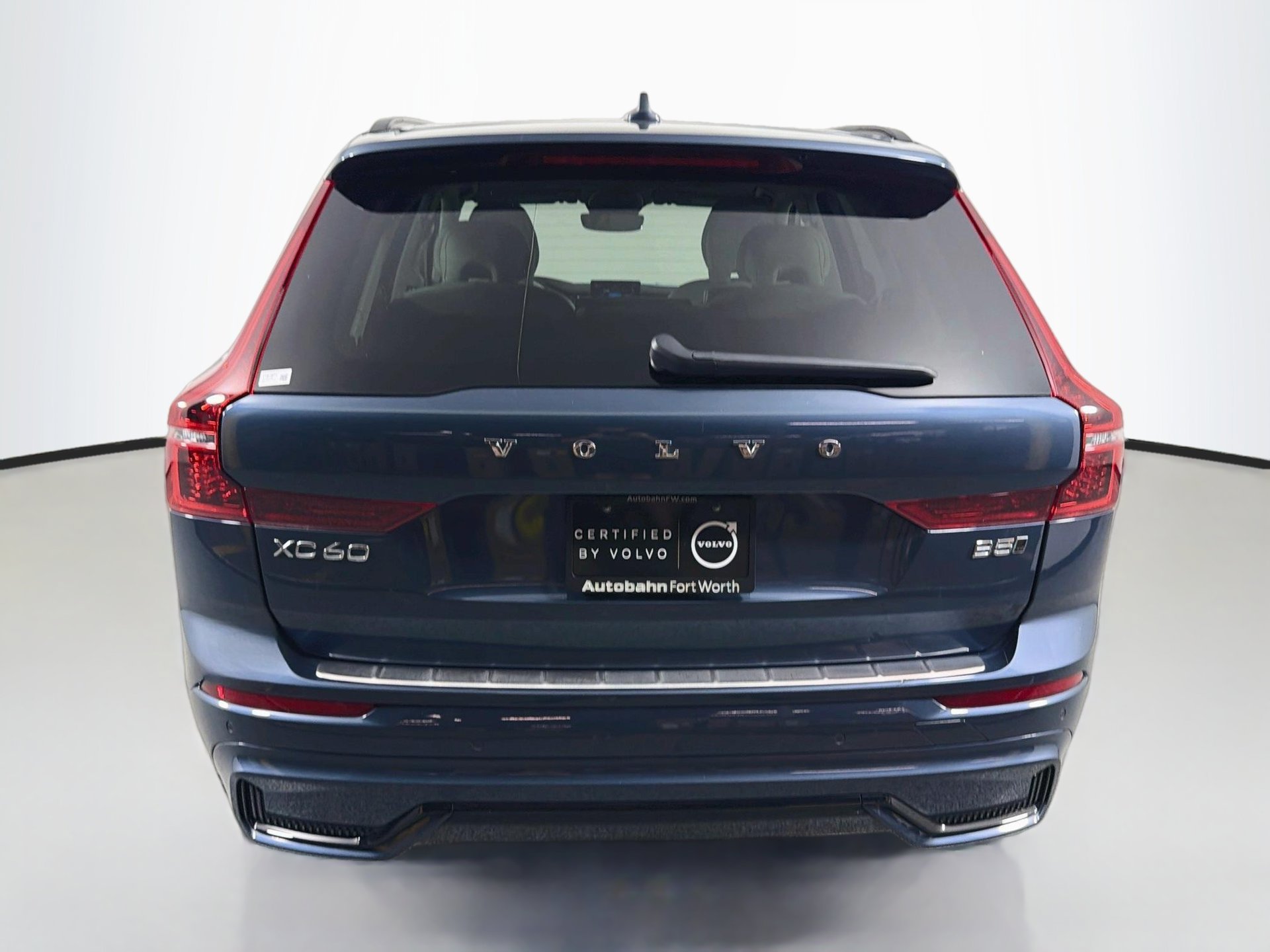 Certified 2026 Volvo XC60 B5 Ultra AWD/4WD image 7