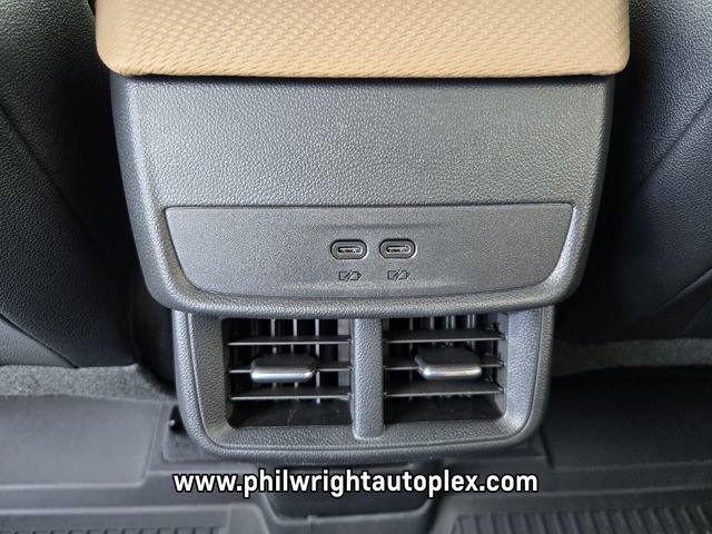 New 2026 Chevrolet Equinox ACTIV w/ LPO, Floor Liner Package image 11