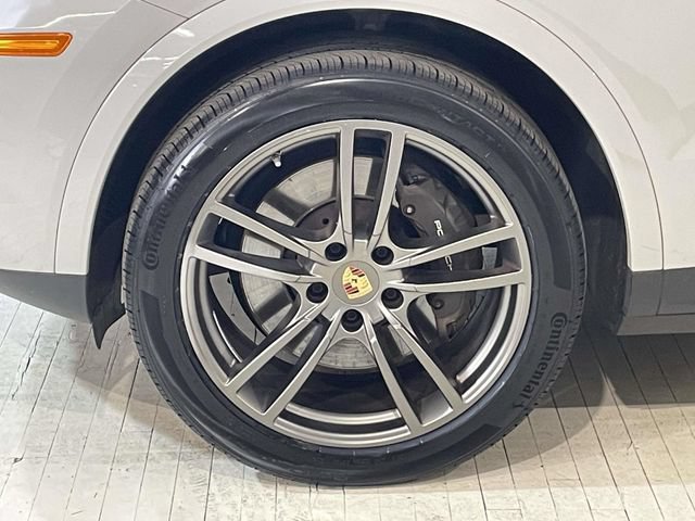 Certified 2023 Porsche Cayenne AWD/4WD image 11