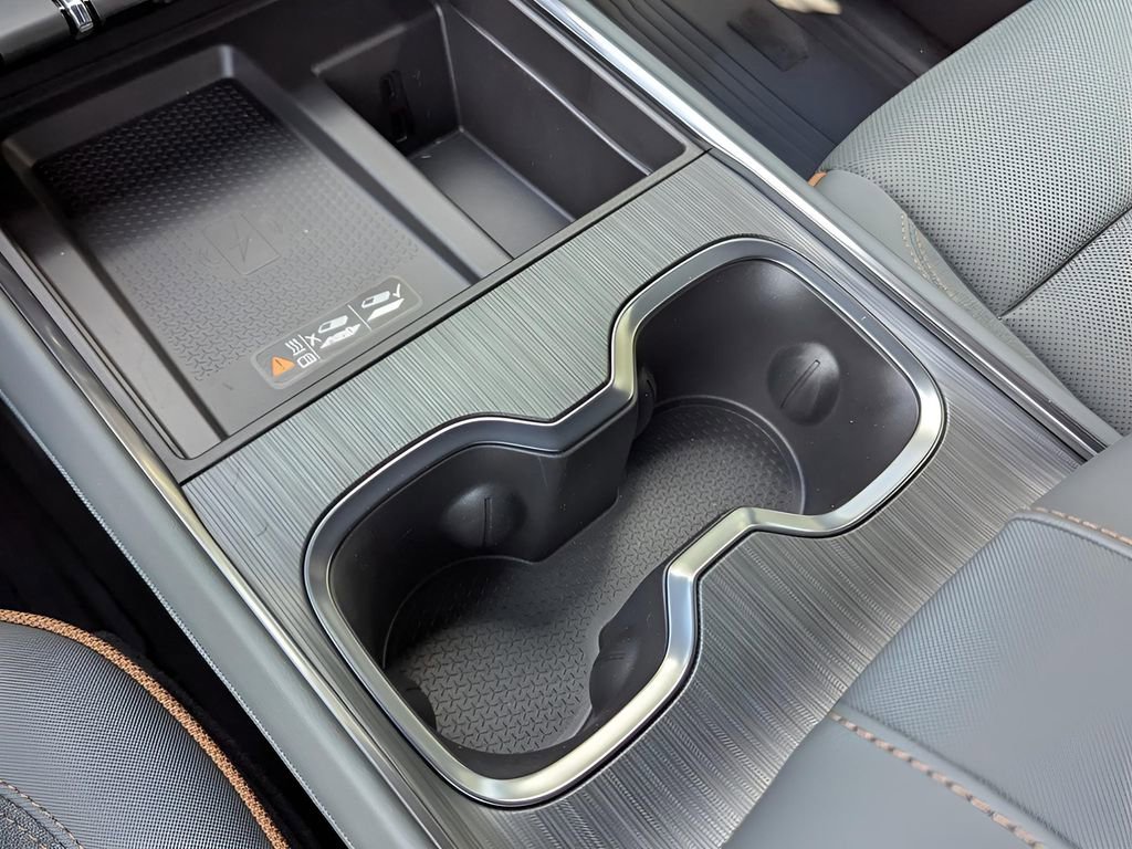 New 2026 GMC Acadia AT4 w/ Super Cruise Package image 10