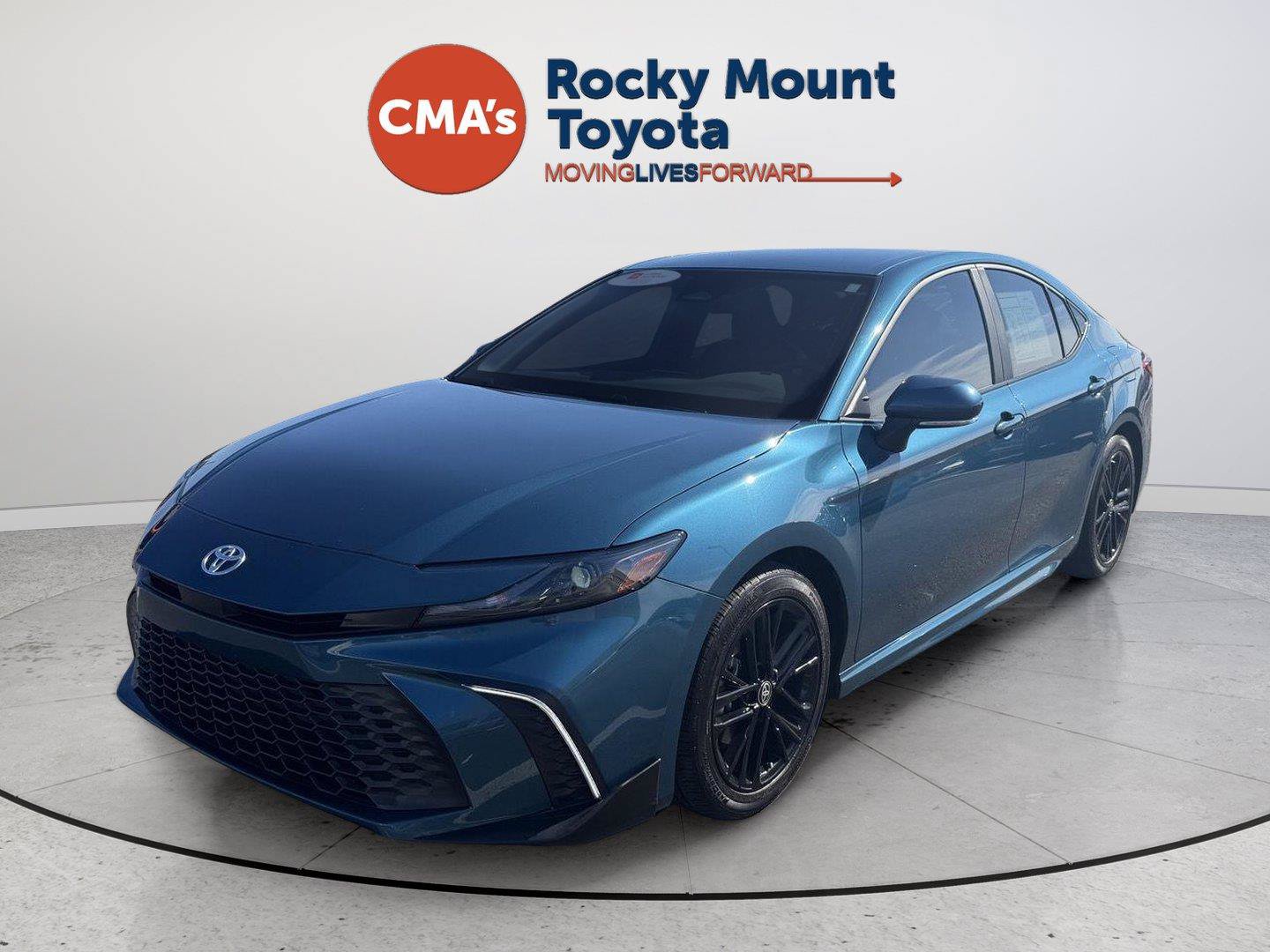 Used 2025 Toyota Camry SE w/ Convenience Package FWD image 1
