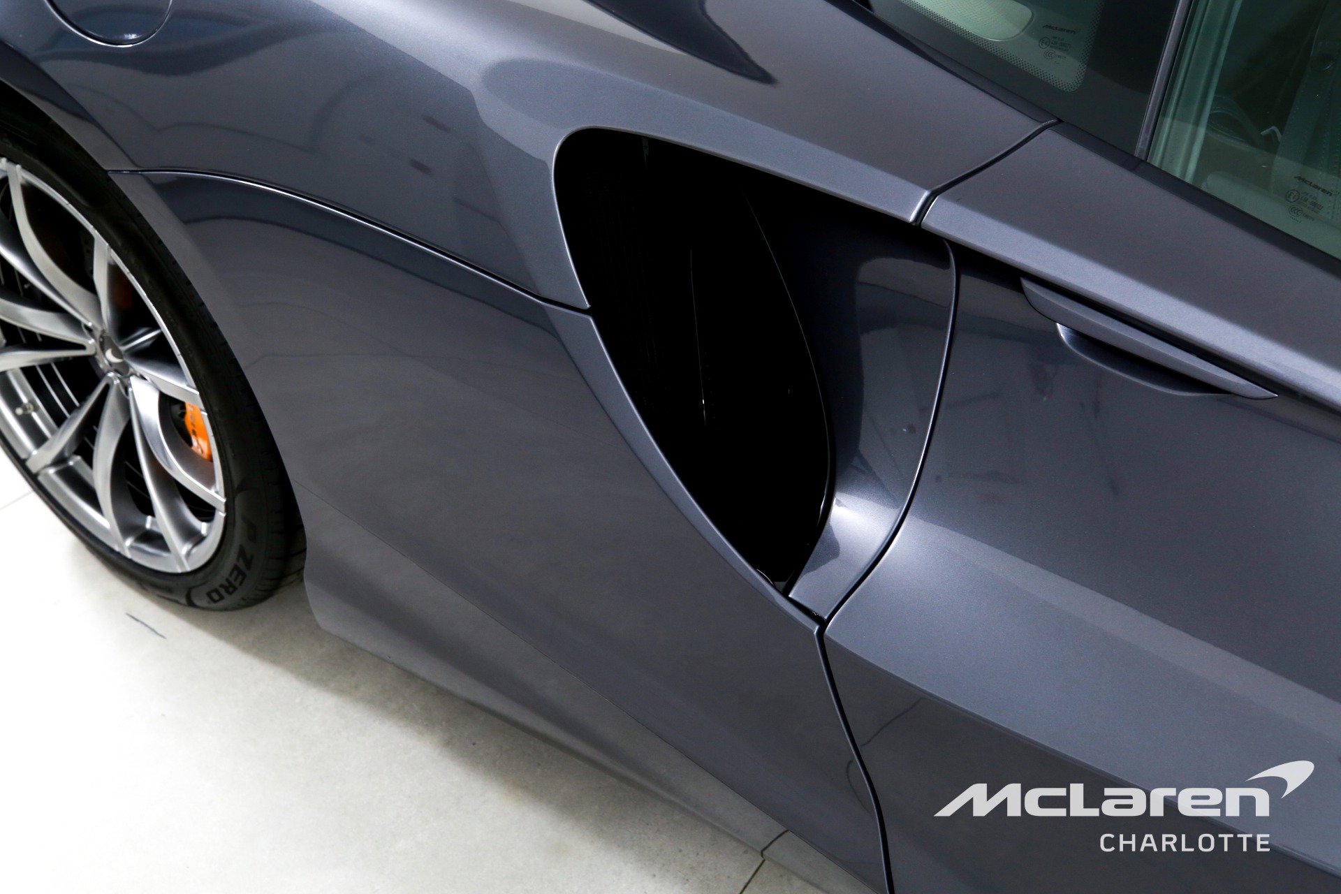Used 2023 McLaren Artura image 30