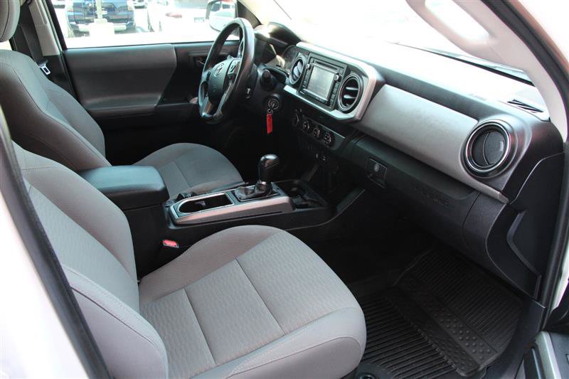 Used 2019 Toyota Tacoma SR5 AWD/4WD image 18