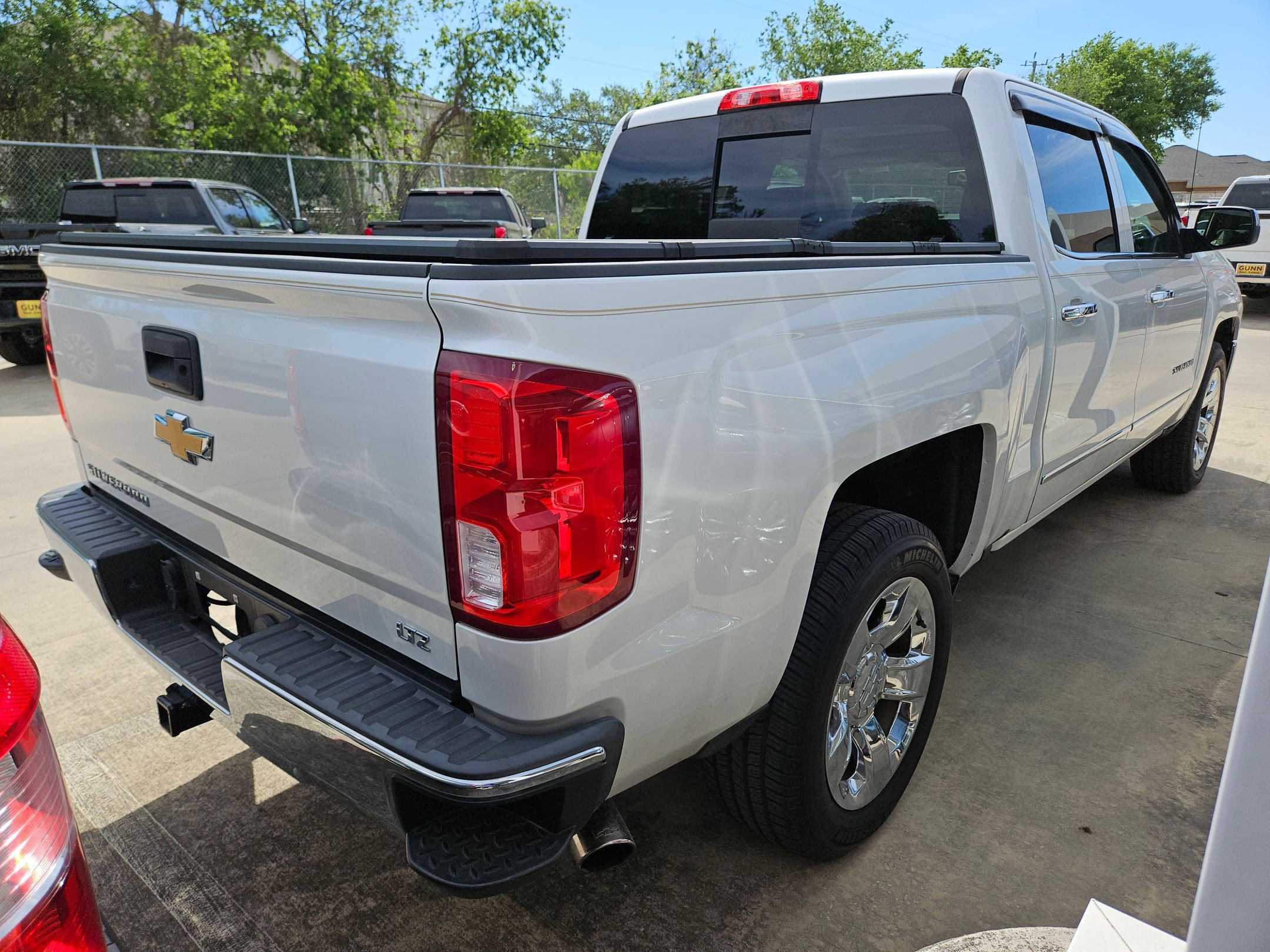 Used 2018 Chevrolet Silverado 1500 LTZ image 2