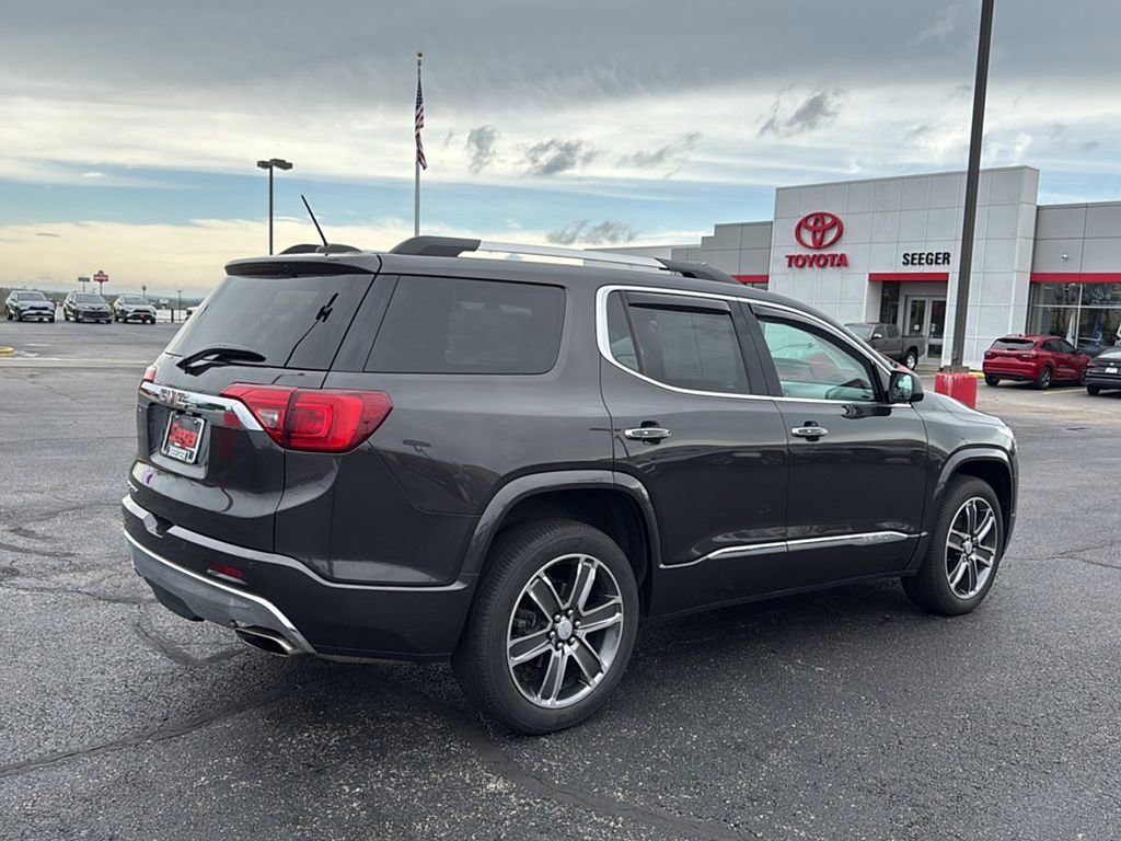 Used 2017 GMC Acadia Denali w/ Technology Package FWD image 7