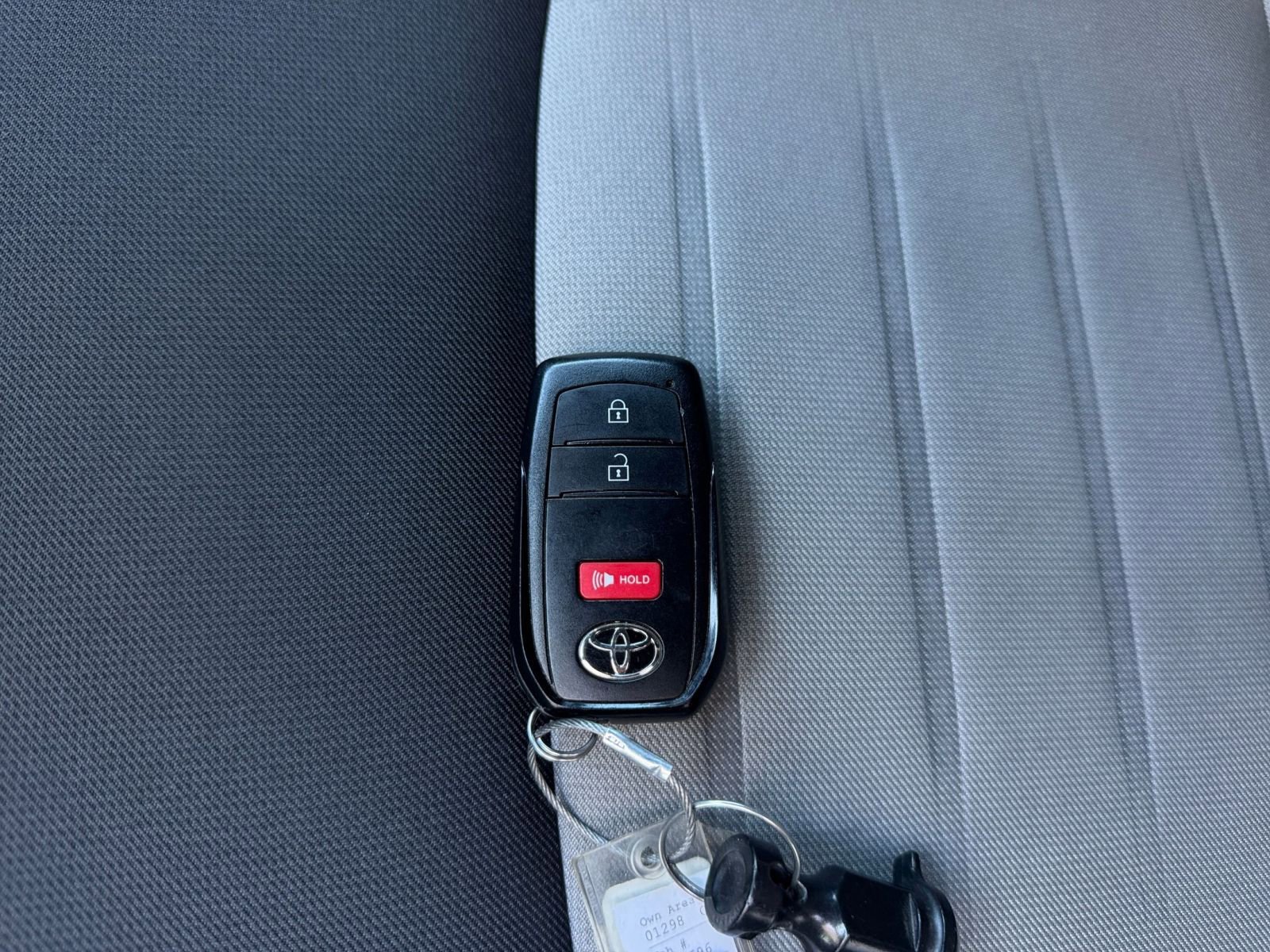 Used 2025 Toyota Tacoma TRD Off-Road image 21