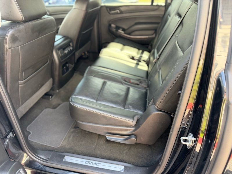 Used 2018 GMC Yukon XL SLT w/ HD Trailering Package image 11