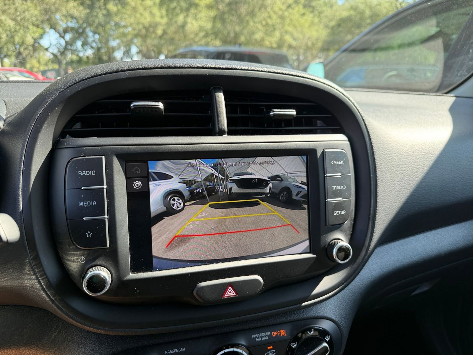 Used 2025 Kia Soul LX w/ LX Technology Package FWD image 18