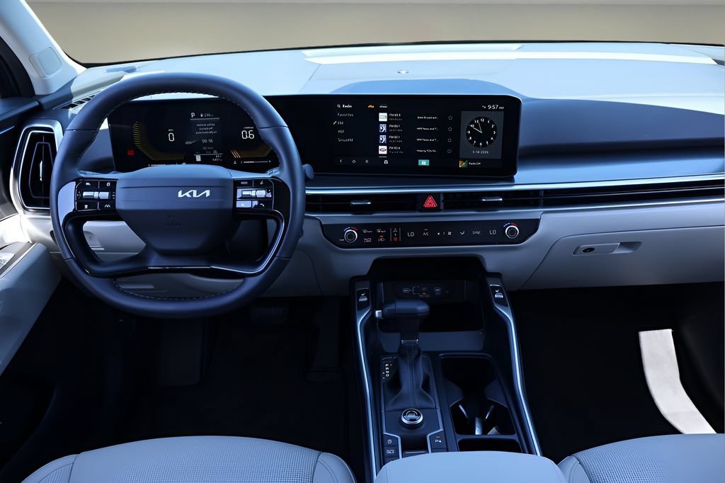 Used 2026 Kia Sorento S FWD image 13
