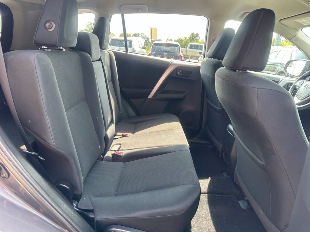 Used 2016 Toyota RAV4 LE AWD/4WD image 32