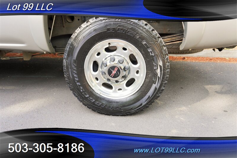 Used 2004 GMC Sierra 2500 SLT w/ Heavy-Duty Power Package AWD/4WD image 3