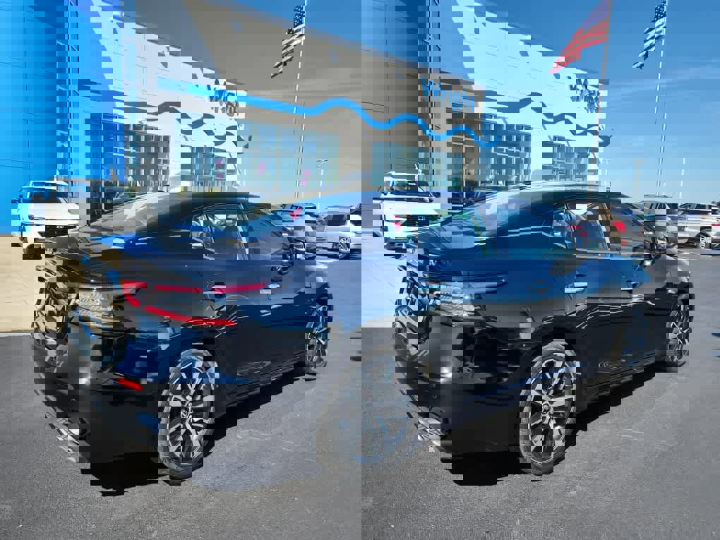 Used 2023 Nissan Maxima SV w/ Floor Mat Group image 2