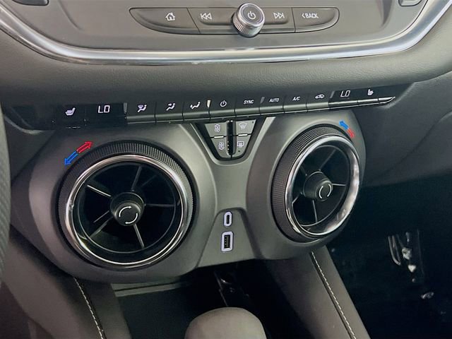 Used 2025 Chevrolet Blazer LT image 17