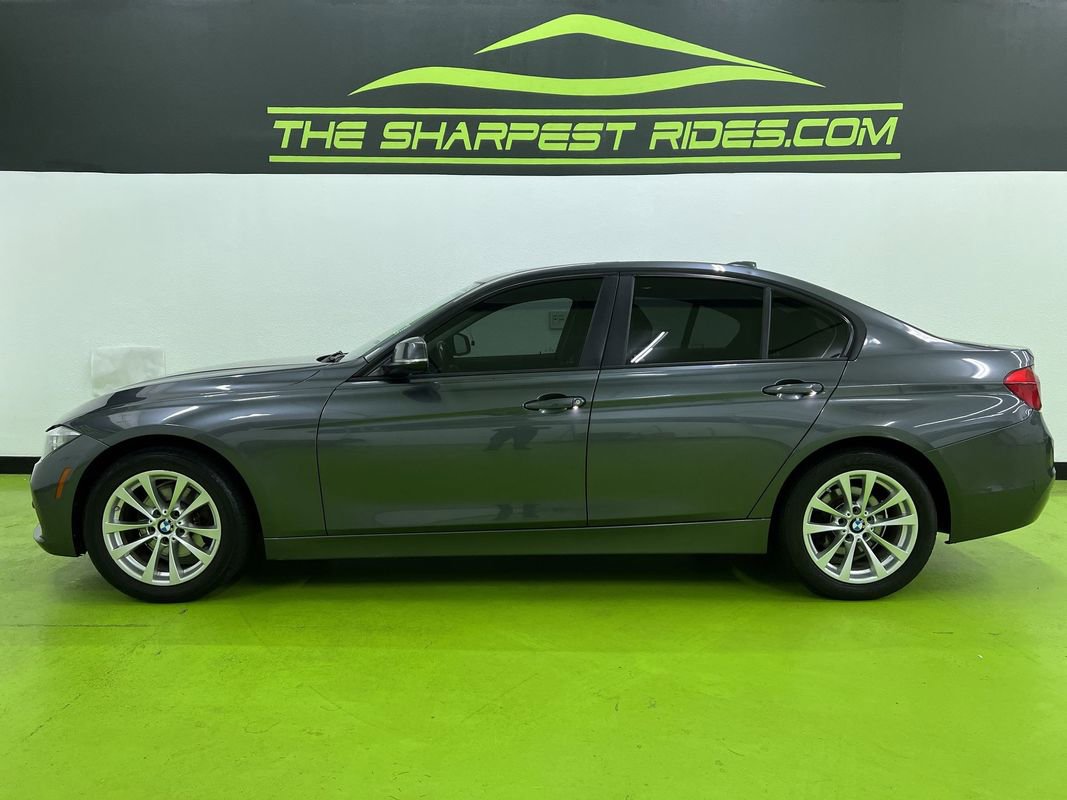 Used 2017 BMW 320i Sedan RWD image 6