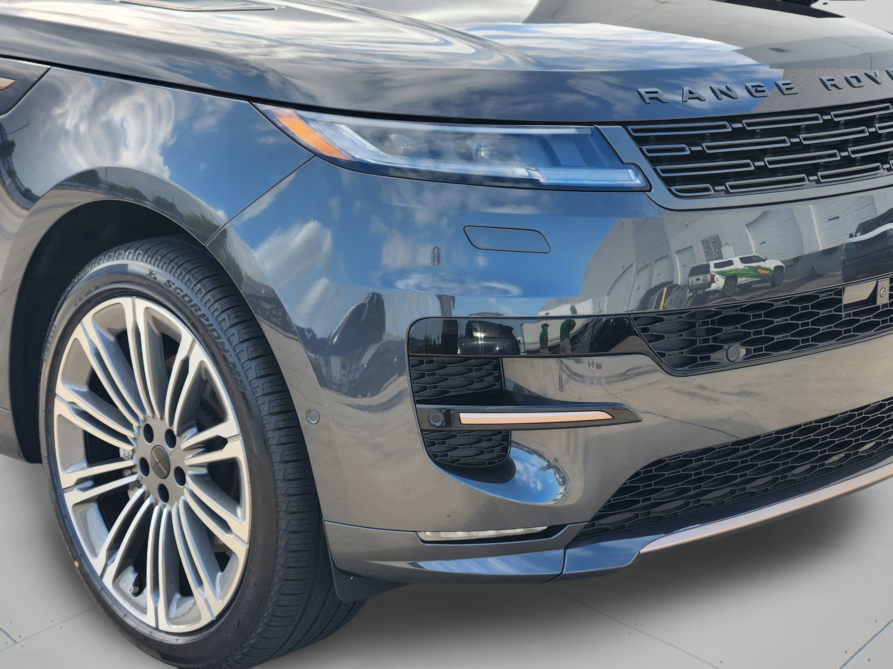 New 2026 Land Rover Range Rover Sport Dynamic SE AWD/4WD image 31