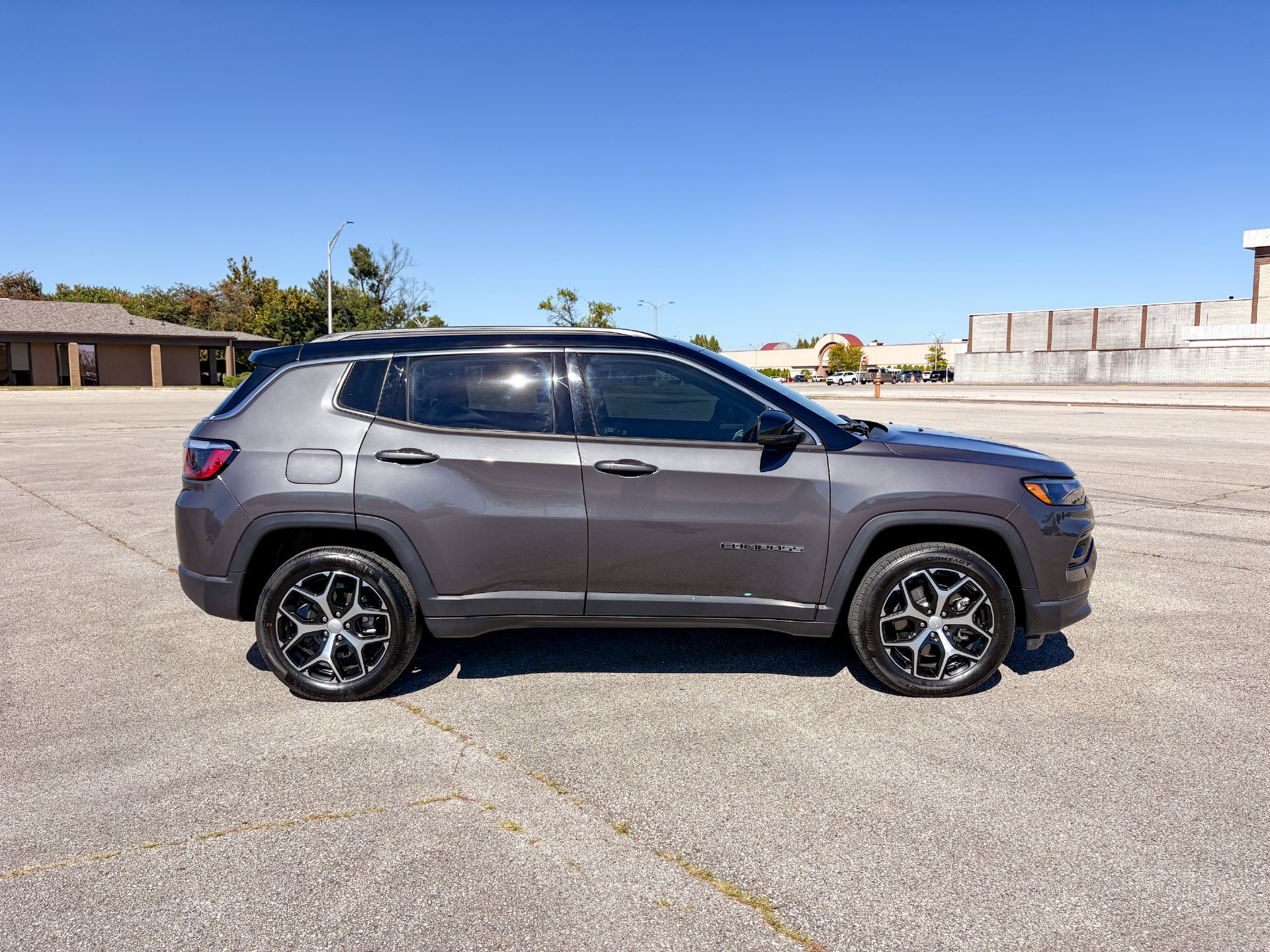 Used 2024 Jeep Compass Limited AWD/4WD image 10