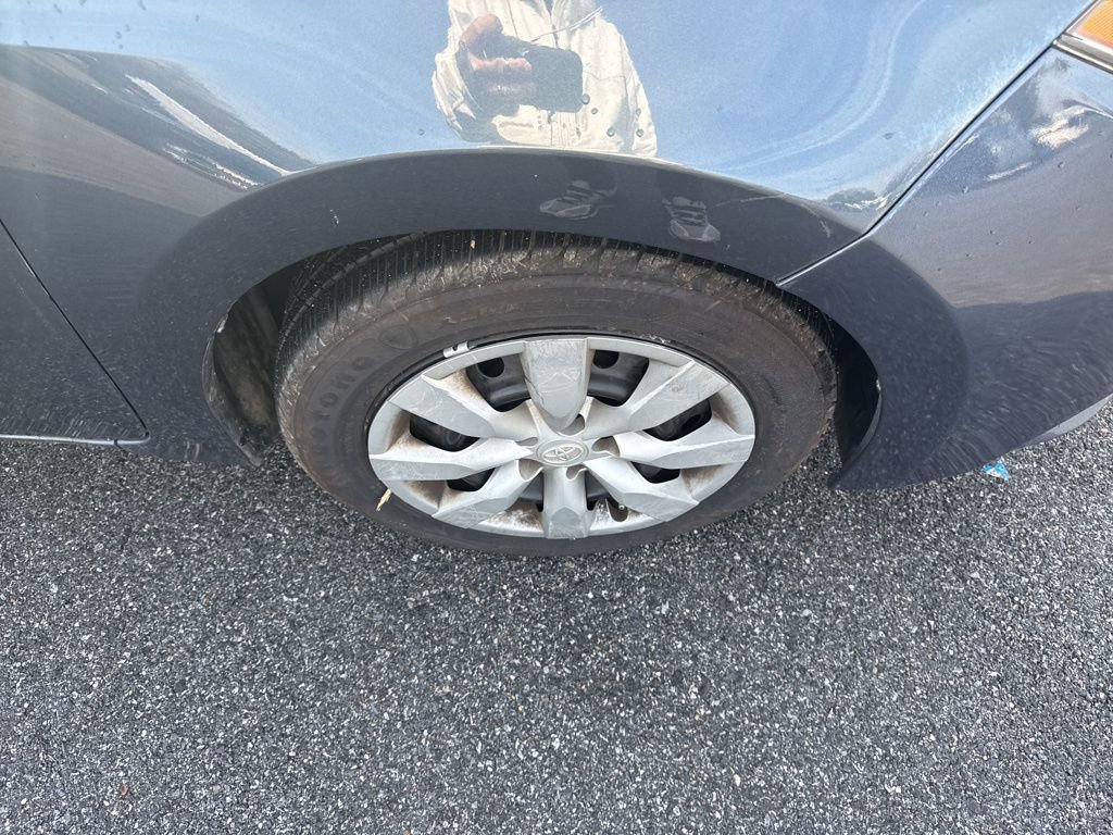 Used 2016 Toyota Corolla LE image 9
