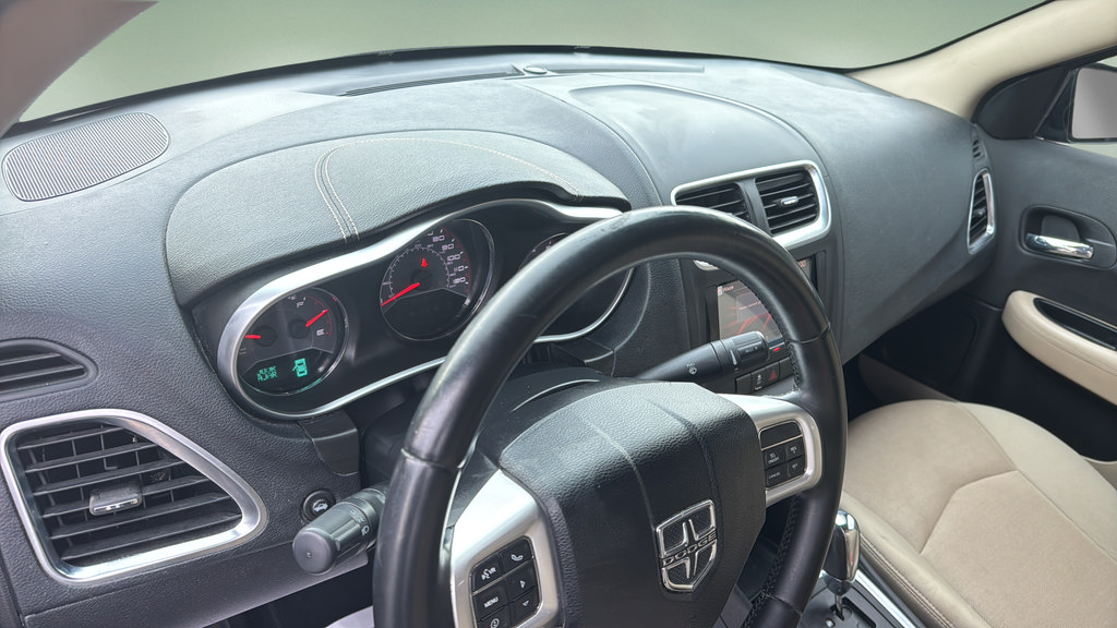 Used 2012 Dodge Avenger SXT FWD image 16