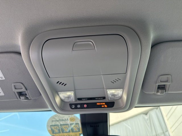 Used 2023 Chevrolet Equinox LT image 18