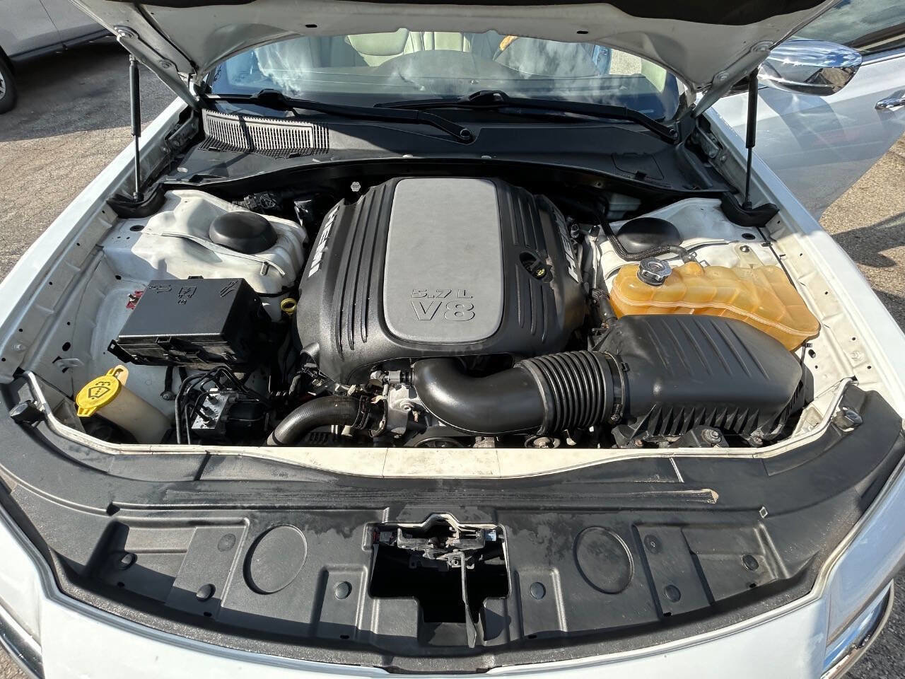 Used 2013 Chrysler 300 C AWD/4WD image 15