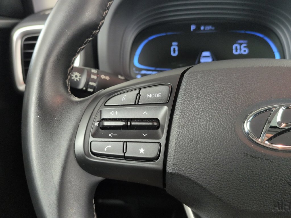 Used 2024 Hyundai Venue SEL FWD image 40